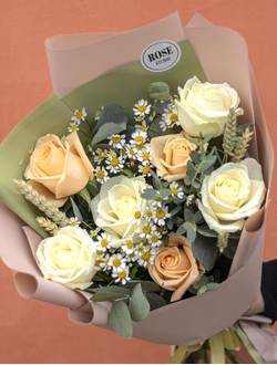Микс из роз и ромашек