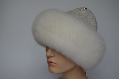 Вязаная шапка с меховой отделкой Vizio Италия 1024 CCP  V белая