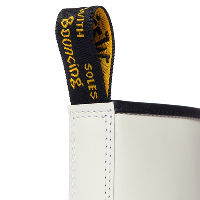 Ботинки Dr. Martens SMOOTH LEATHER LACE UP boots белые женские