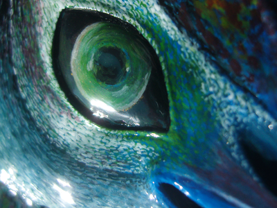 "Радужный Клуриконский Павлин", крупная брошь с природным опалом и янтарём