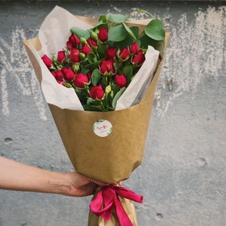 Доставка цветов в Волгограде - FLOWER34.RU - Букетик из 7 кустовых роз "GOLD"
