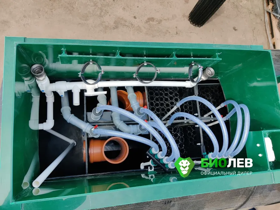 Станция оснащена мощным компрессором и насосом на выброс