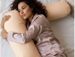 Подушка обнимашка формы бумеранг 180 х30 с наволочкой на молнии сатин Персик