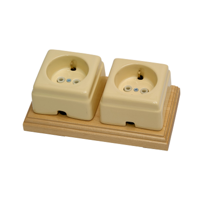 Ретро розетка из керамики Кром с заземлением, 16а. Слоновая Кость глазурь