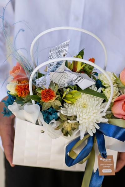 Цветочная композиция учителю / воспитателю № 859