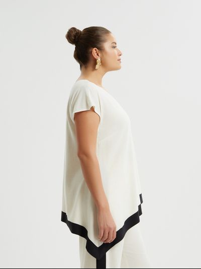 Топ ассиметричный с чёрной оторочкой по низу