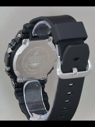 Часы Casio G-Shock GM-5600UB-1