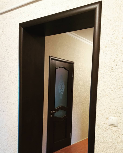 ЛАЙНДОР (УЛЬЯНОВСК)/ МОДЕЛЬ АМЕЛИЯ/ ПОЛОТНО ОСТЕКЛЕННОЕ/ НАТУРАЛЬНЫЙ ШПОН САПЕЛИ (САПЕЛЕ)/ ТОН 10 (КРАСНОЕ ДЕРЕВО)