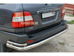 Защита заднего бампера угловая большая d76/42 для Toyota Land Cruiser 100 (1998-2006)