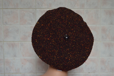 берет и шарф разноцветный