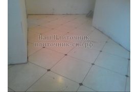 Укладка керамогранита на пол по диагонали со вставками.