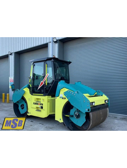 Стекло дверное левое нижнее на Ammann ARX 90, Ammann ARX 90K, Ammann ARP 95, Ammann ARX 110, Ammann