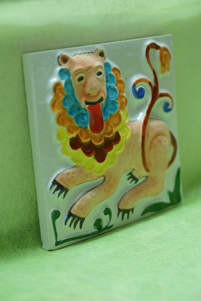 Лев Властный (изразцовая плитка)