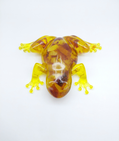 Денежная лягушка со срезом янтаря