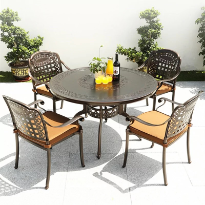 Литой обеденный комплект Seville