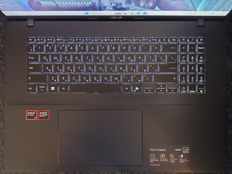 ASUS VivoBook 18 M1807HA-S8091 ( 18.0  WUXGA IPS 144HZ Ryzen 7 260 AMD Radeon 780M 16Gb 1024Gb SSD )