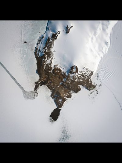 Картина обогреватель, спутниковое фото станции МакМердо