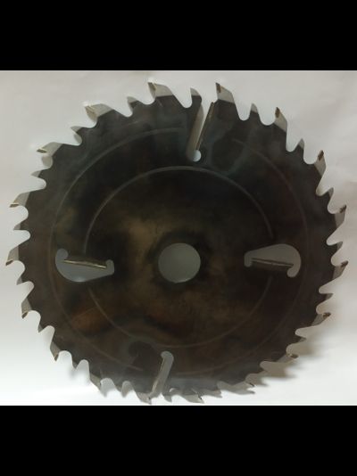 Пилы дисковые 300*50*18z+18+4 (2,8/4,2) WST с твердосплавными напайками и подрезными ножами, от