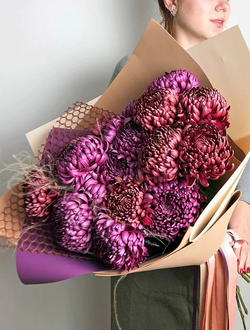 Букет из 19 хризантем