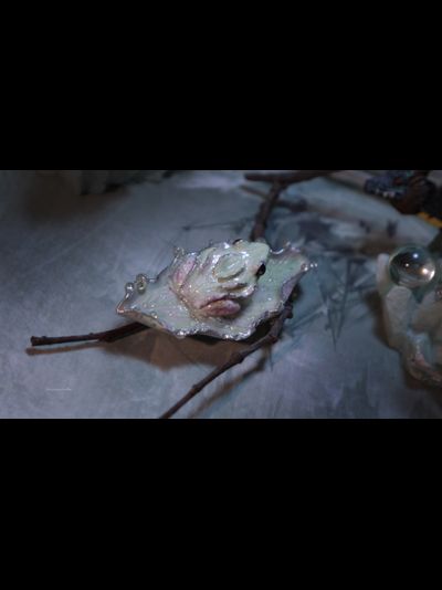 &quot;Принцесса Льдистого Сада, Селадон&quot;, коллекционная мини-брошь с лягушкой