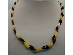 Бусы камнерезные "Змейка"