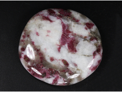 Турмалин розовый в кварце, полировка плоская, Бразилия (44*41*8,5 мм, 30 г) №35690