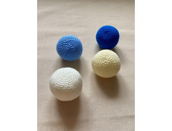 «Мнушки» — мягкие мячики для зимних игр и развития детей