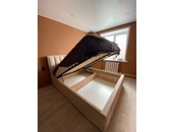 Бельевой ящик с кроватным основанием и подъемным механизмом