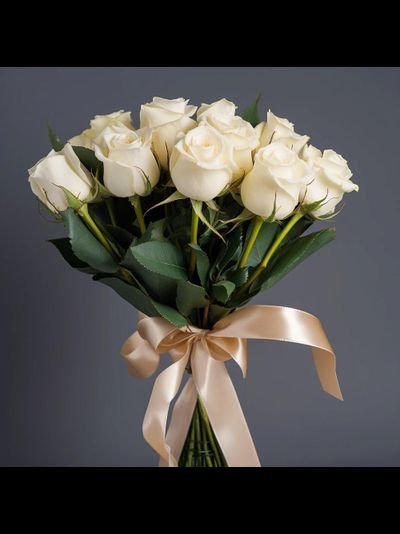 11 белых роз