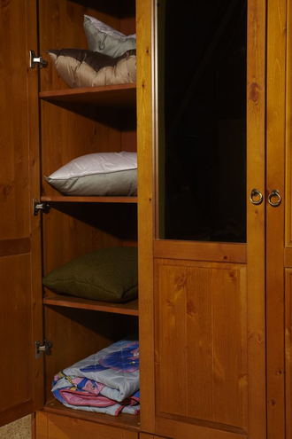 ШКАФ ДАНИЯ №2 ИЗ МАССИВА СОСНЫ 3-СТВОРЧАТЫЙ 145 Х 60 Х 194 СМ