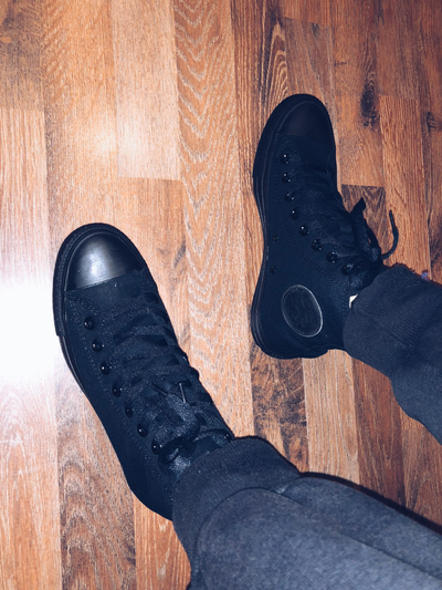 Converse noir monochrome top