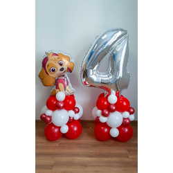 КОМПОЗИЦИЯ ИЗ ШАРОВ "ЦИФРА НА СТОЙКЕ И Щенок Скай"