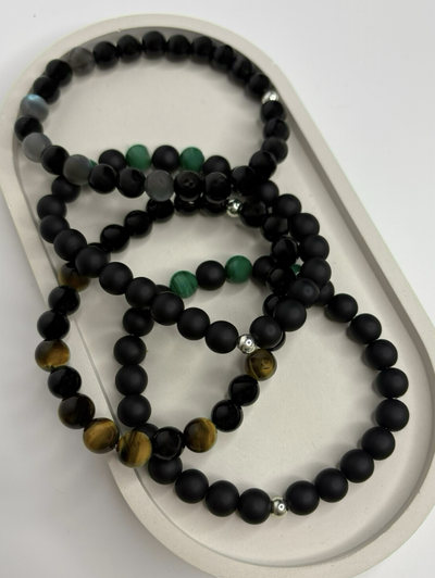 Мужские браслеты из разных камней в ассортименте