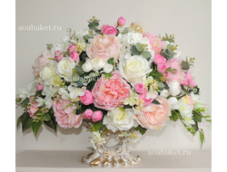 Изысканная композиция из искусственных цветов в греческой вазе  № КВВ027/Можно купить для декора