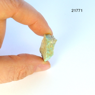 Бирюза натуральная (необработанная) Казахстан арт.21771: 4,3г - 19*18*11мм