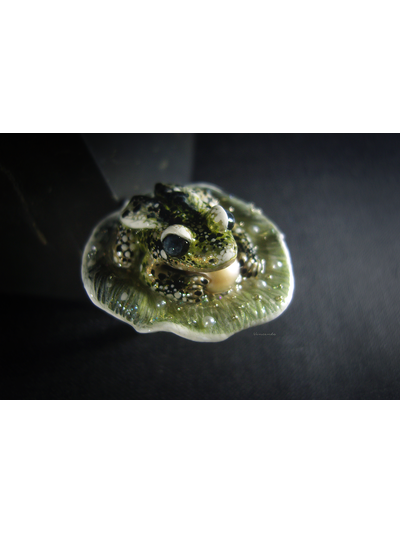 "Крылатая Мара, царевна Туманной топи", фэнтези-кольцо с жемчугом и лягушкой