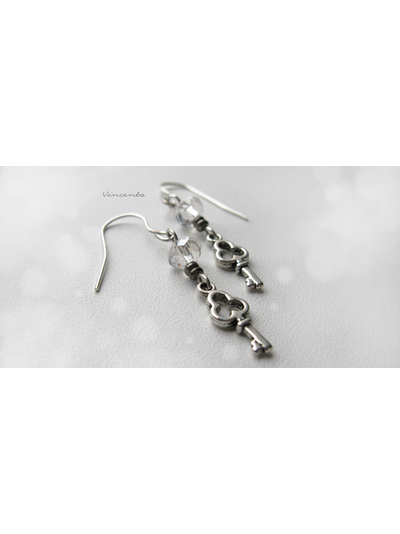 Ключ от сновидений. Необычные серьги-ключики с хрустальными бусинами