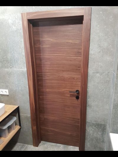 PORTE RICHI (Беларусь). ЛОГИКА, ЛШ 10, НАТУРАЛЬНЫЙ ШПОН АМЕРИКНСКОГО ОРЕХА НЕТОНИРОВАННЫЙ. ПОЛОТНО ГЛУХОЕ.