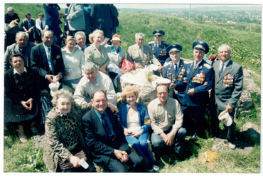 Встреча ветеранов на Митридате 9 мая 2001 года