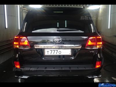 Комплект рестайлинга Toyota Land Cruiser 200 из 2007-2015 в 2021 (Минимальный)
