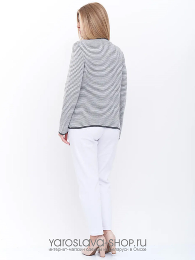 Женский вязаный жакет в сером цвете