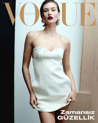 Vogue Turkey Magazine February 2024 Grace Elizabeth Cover, Иностранные журналы, Intpressshop