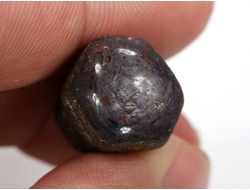 Корунд с иризацией, кристалл, полировка с одной стороны, Индия (22*15*13 мм, 10 г) №29901