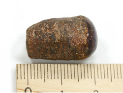 Корунд с иризацией, кристалл, полировка с одной стороны, Индия (21*14*13 мм, 9 г) №29900