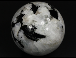 Шар Лунный камень, Турмалин чёрный (шерл), Индия (54 мм, 231 г) №35328