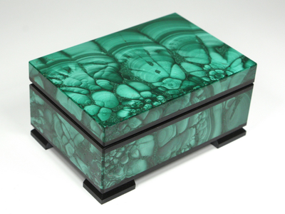 Шкатулка из Малахита с крышкой на шарнирах, ДР Конго (90*61*43 мм, вес: 310 г) №26662