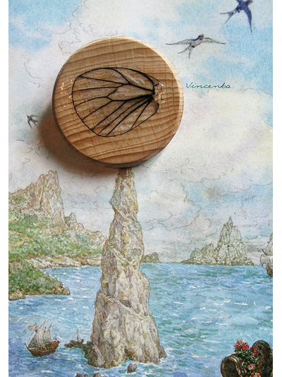 Сказание о бабочке. Деревянная брошь с крылом бабочки, эко-украшение