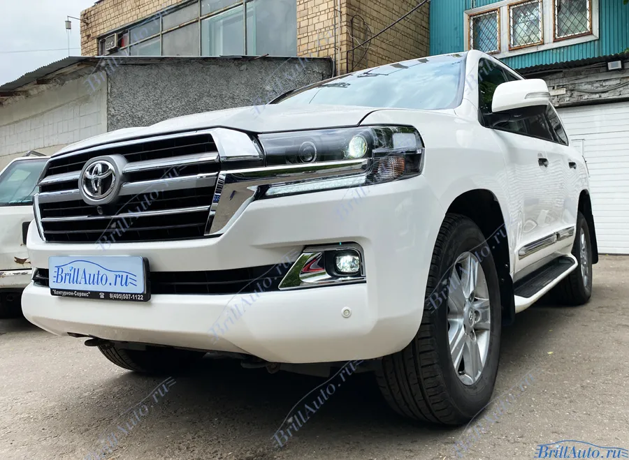 Рестайлинг Land Cruiser 200 из 2011 в 2021 год (классика, темные фары)