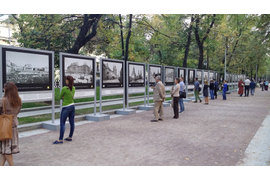 Уличная фотовыставка на Тверском бульваре ко Дню города Москвы