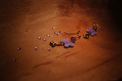 Благотворительность. Серьги-бабочки "Легенда Лилии" с хрустальными бусинами